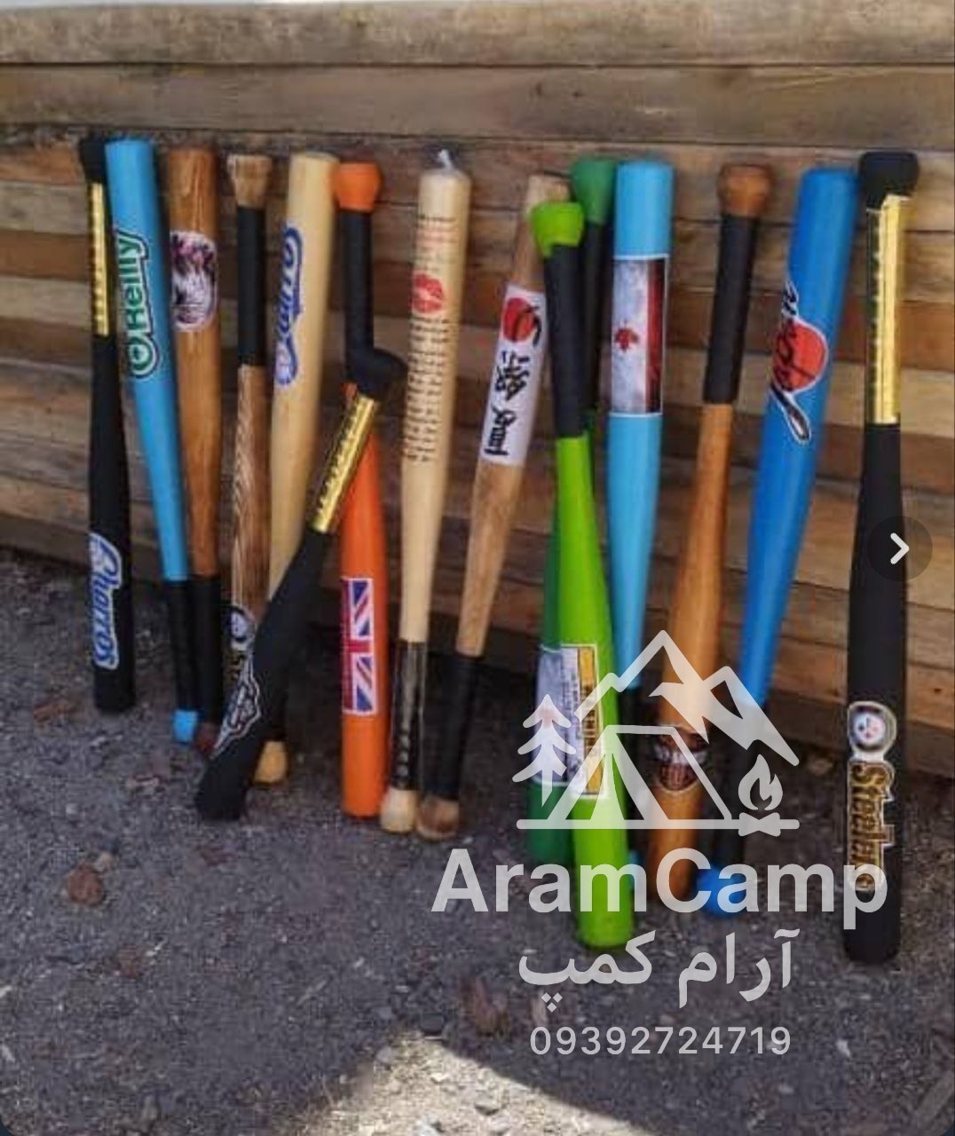 چوب بیسبال با استیکر رندوم برای صندوق عقب