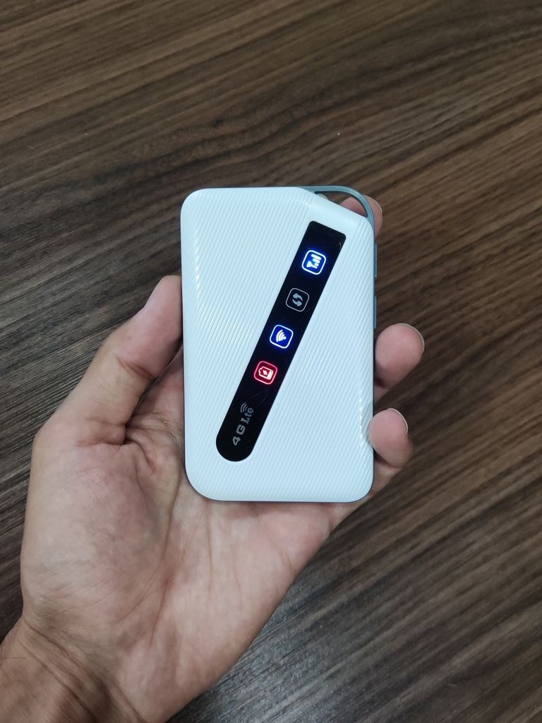 مودم همراه سیمکارتی 4G LTE دی لینک DWR-930M (پس کرایه)