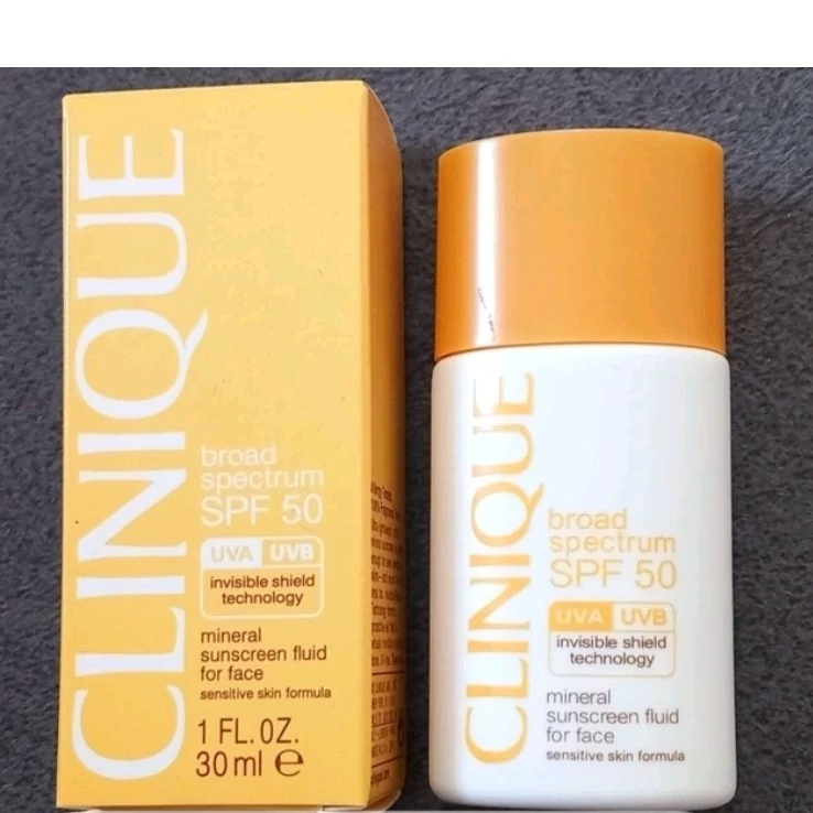 فلوئید ضد آفتاب مینرال 50 Spf کلینیک حجم 30 میل