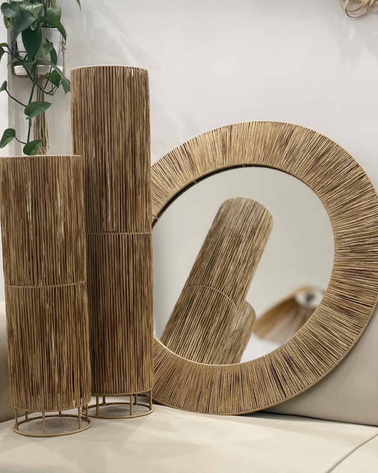 ست آباژور کنار سالنی رافیا همراه با قاب اینه رافیا رنگنسکافه ای ابعاد 50 و 60 رنگ قابل تغییر ابعاد قابل تغییر 290