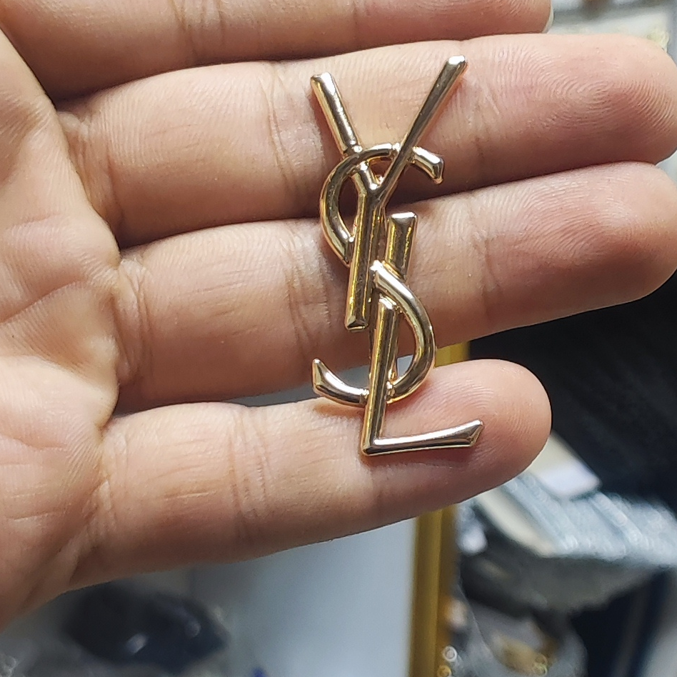 سگک وای اس ال،سگک لباس،سگک،خرجکار تزیینی،خرازی،ysl،سگک طلایی،سگک رنگ ثابت