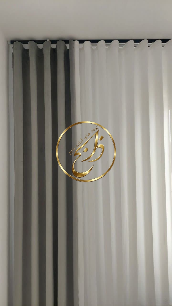 پنل کنار پرده مخمل کالیفرنیا با دوخت مینیمال