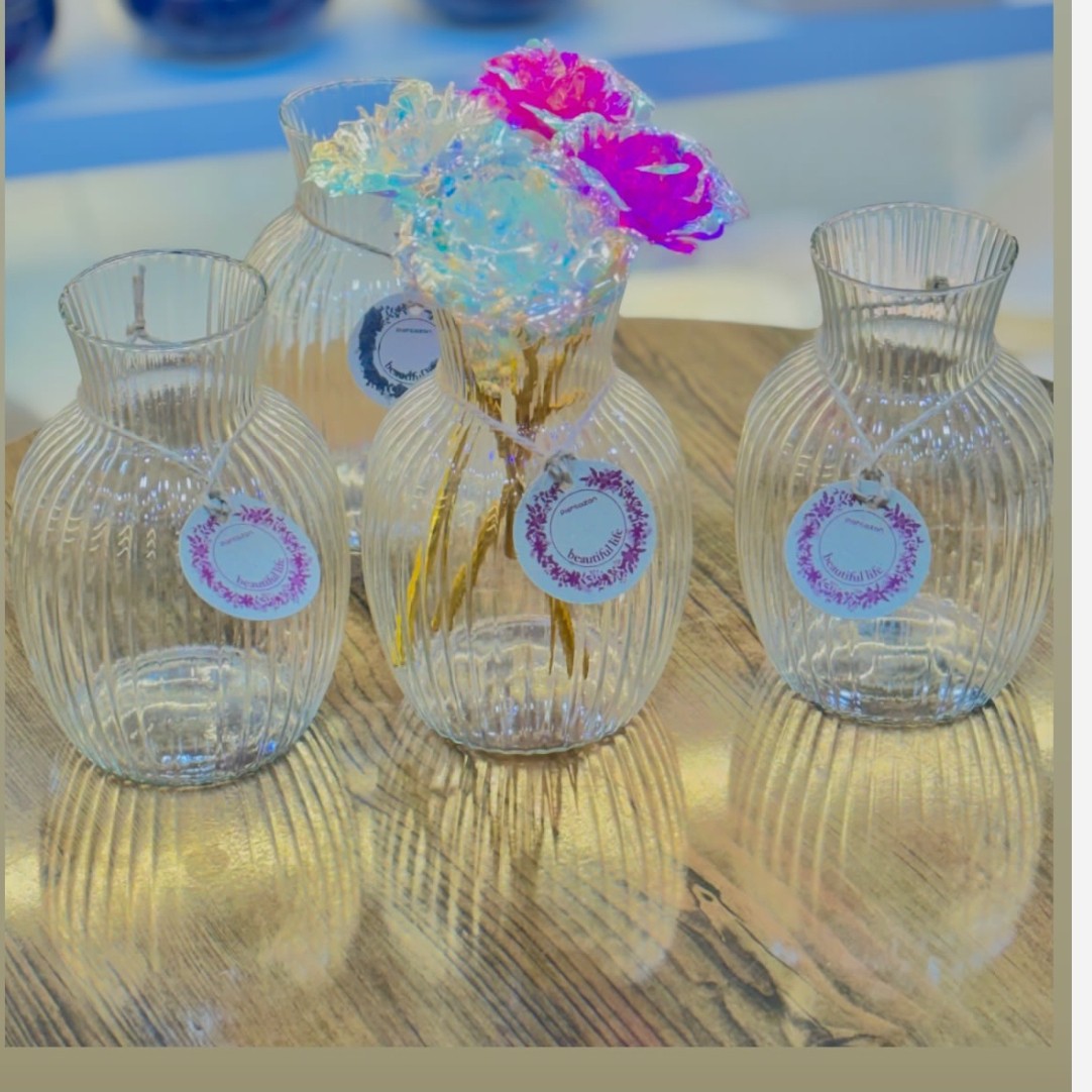 گلدان شیشه ای دلوین