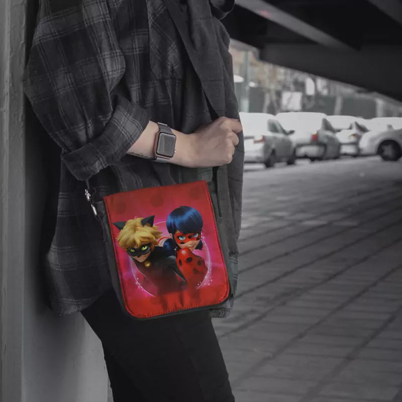 کیف دوشی طرح انیمیشن دختر کفشدوزکی ladybug