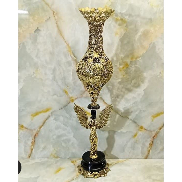 گلدان برنزی کنار سالنی مدل پایه فرشته