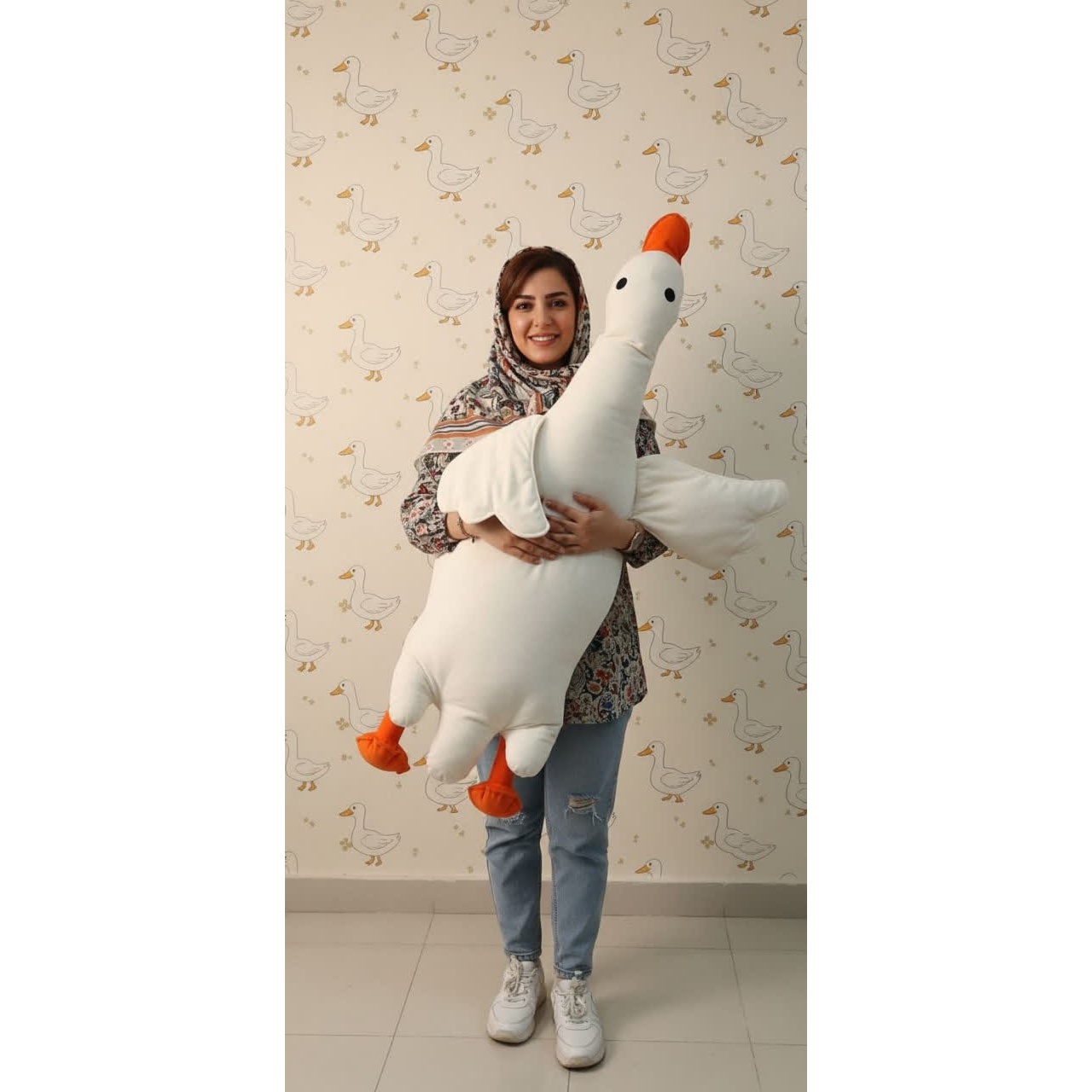 عروسک غازبالشت بغلی