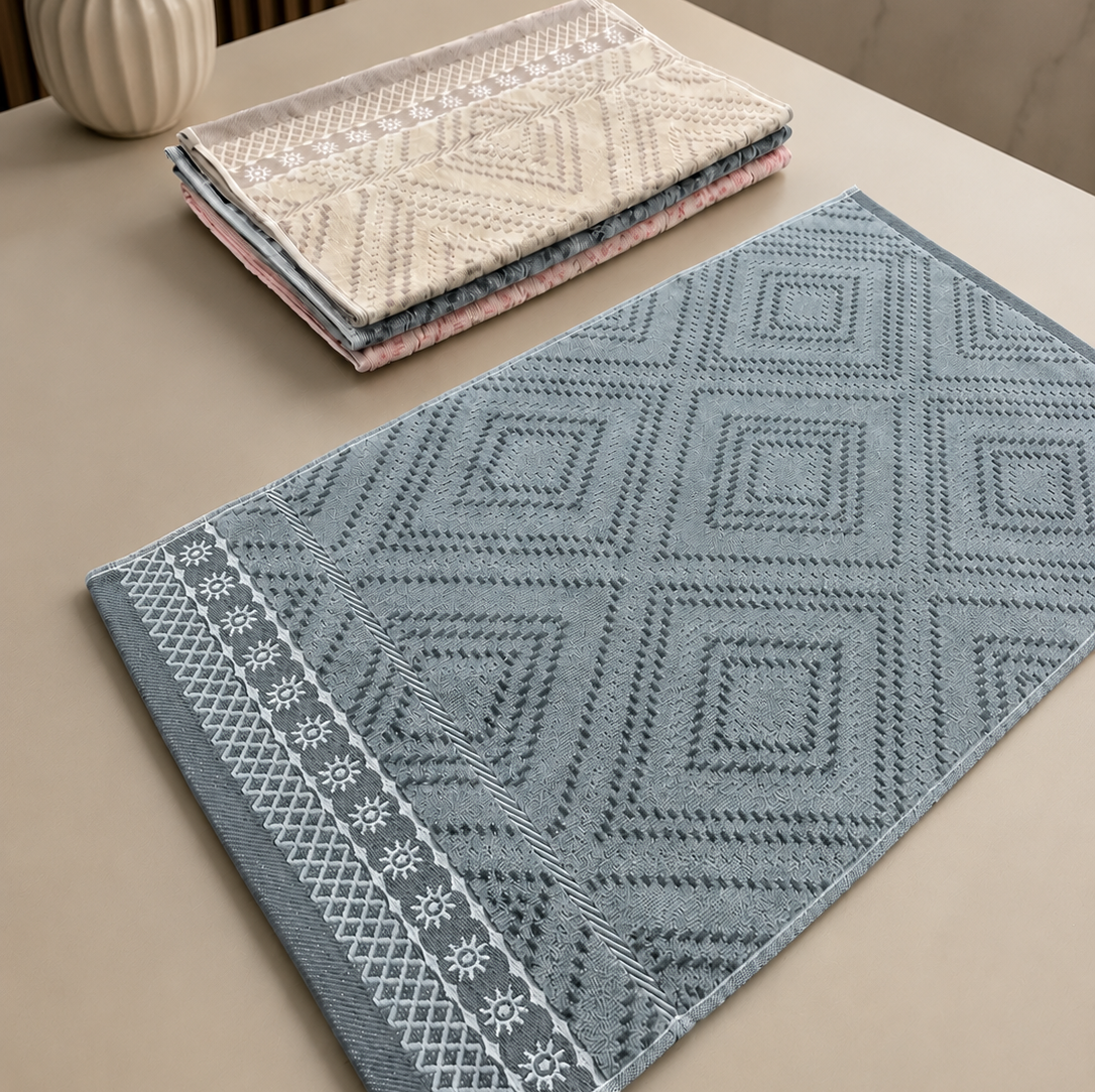 حوله دستی طرح لوزی تبریز سایز (40x80)