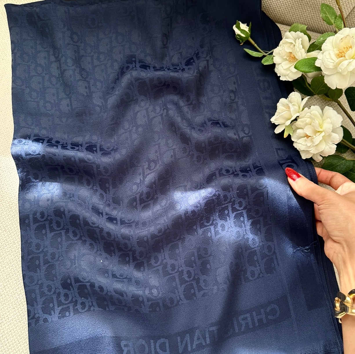شال سورمه ای طرح دیور Dior