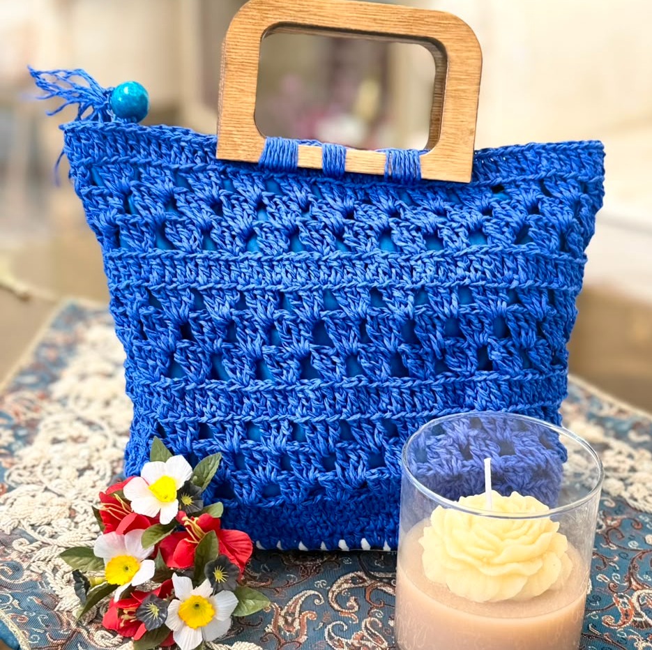 کیف ساحلی رافیا آبی دسته چوبی