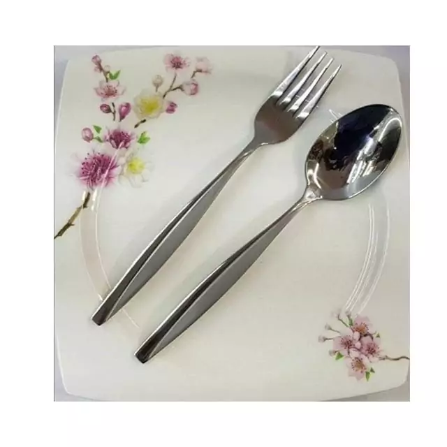 قاشق و چنگال مدل ماینز نیمه طلایی