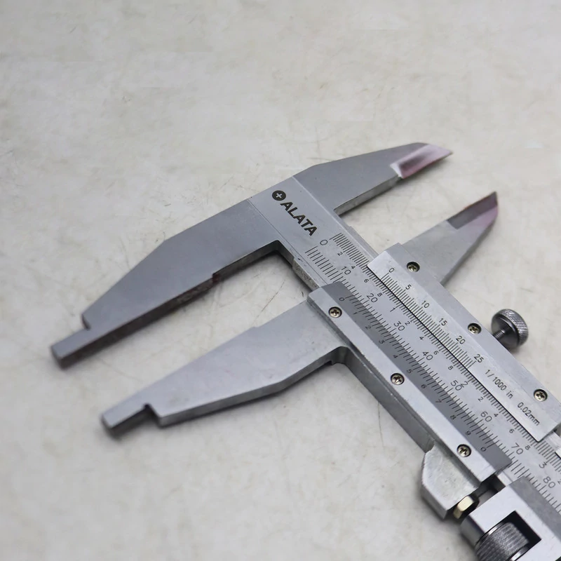 کولیس آلاتا مدل YP-0-250 گستره 250-0 میلی متر