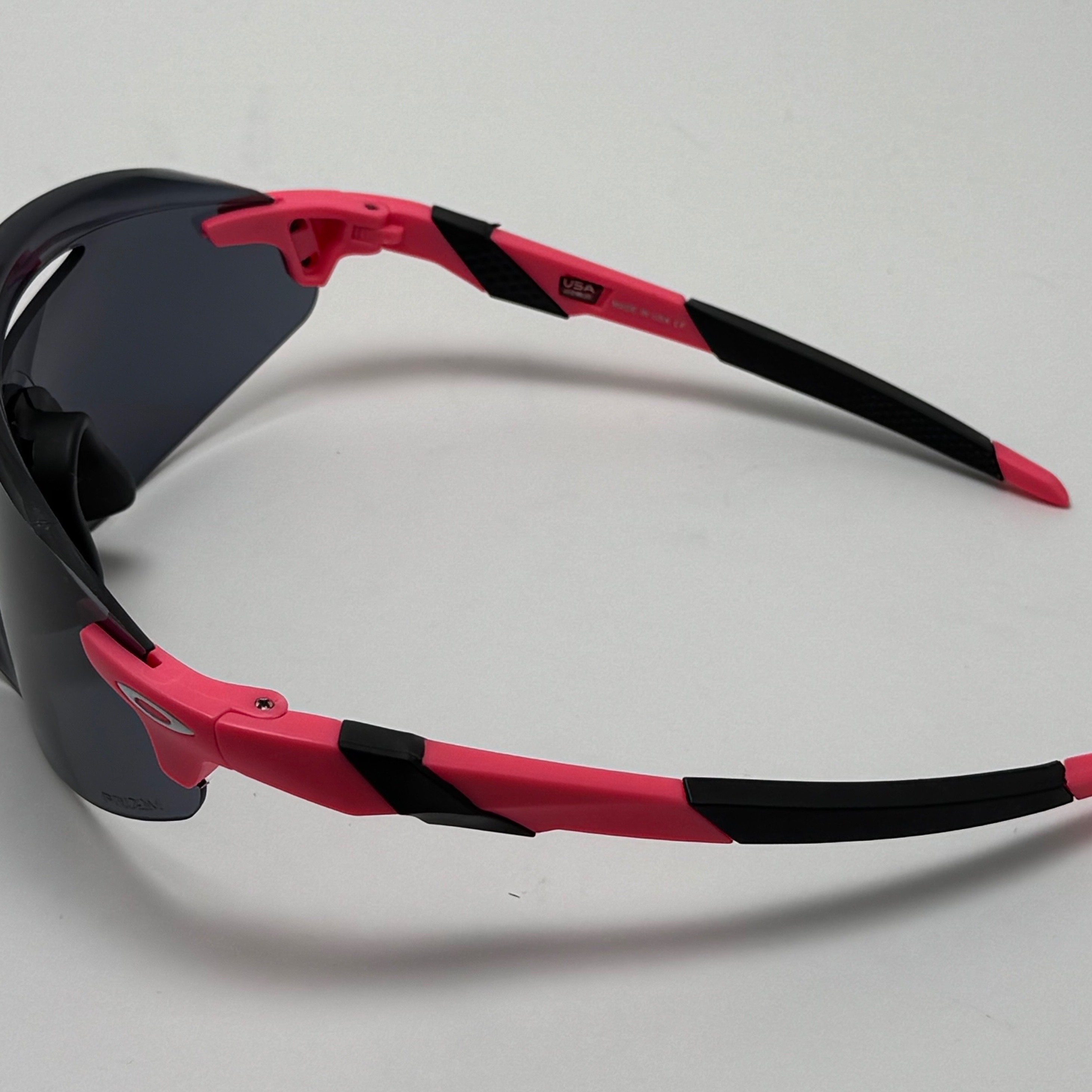 عینک آفتابی اسپرت Oakley اوکلی با لنز PRIZM مشکی دسته صورتی کد 9407