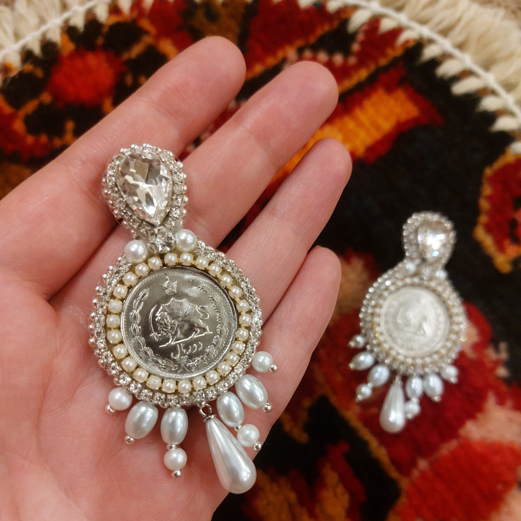 جواهردوزی گوشواره جواهر دوزی سکه ای مروارید دار الورا گوشواره