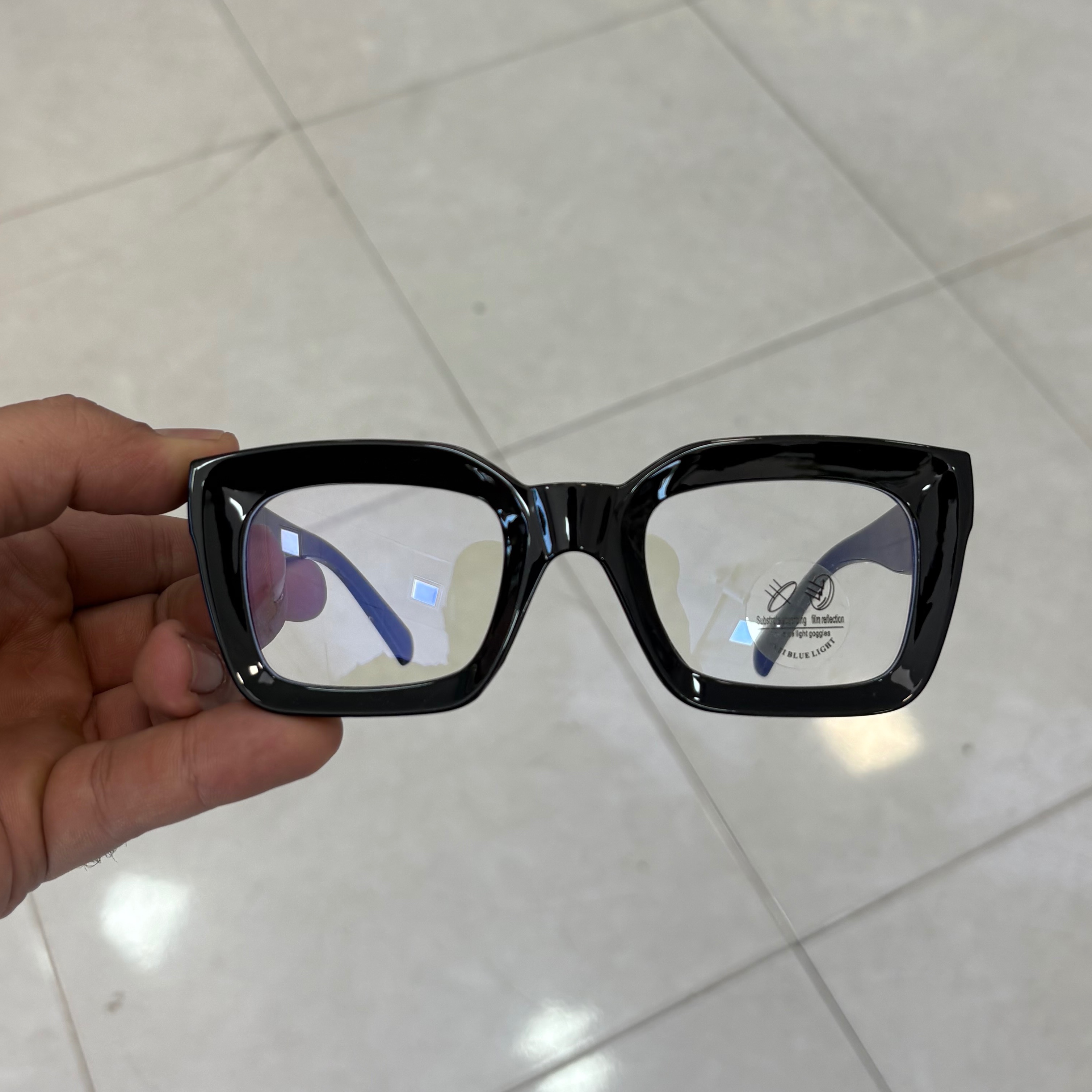 عینک آفتابی یووی بلوکات اصلی با فریم مشکی براق