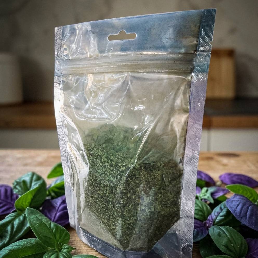 ریحان خشک شده درجه یک ارگانیک صد در صد خالص 30 گرمی و 50 گرمی 