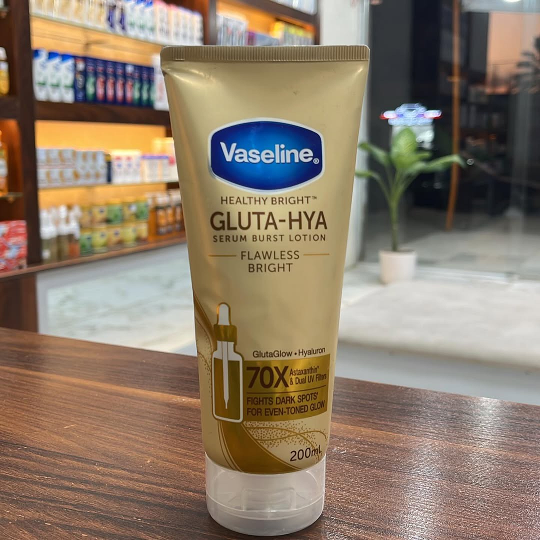 لوسیون سرم وازلین مدل GlutaHya Flawless Bright