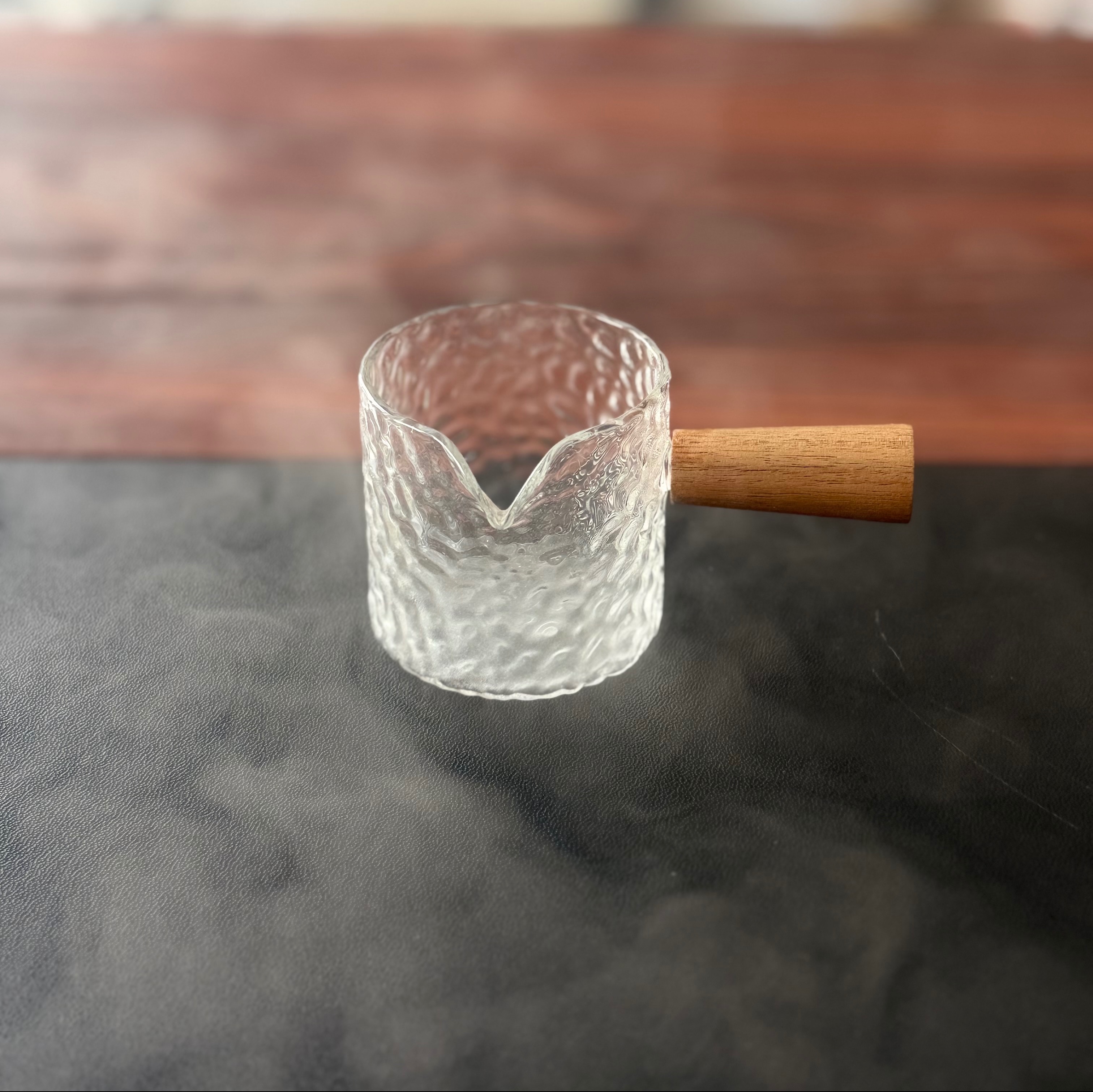 سس خوری پیرکس با دسته چوبی(قهوه جوش)