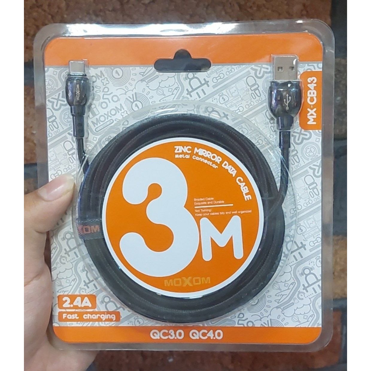 کابل شارژ 3 متری Moxom مدل MX-CB43 با روکش کنفی و قابلیت فست شارژ 2.4A