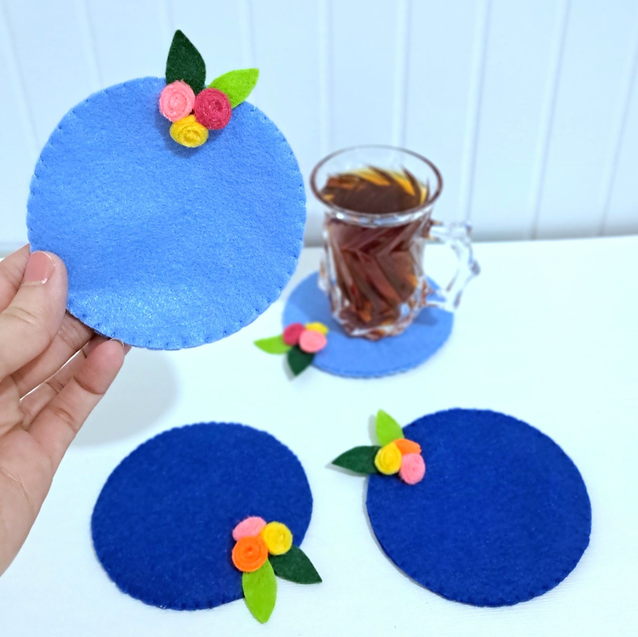 زیرلیوانی نمدی دایره گلدار 