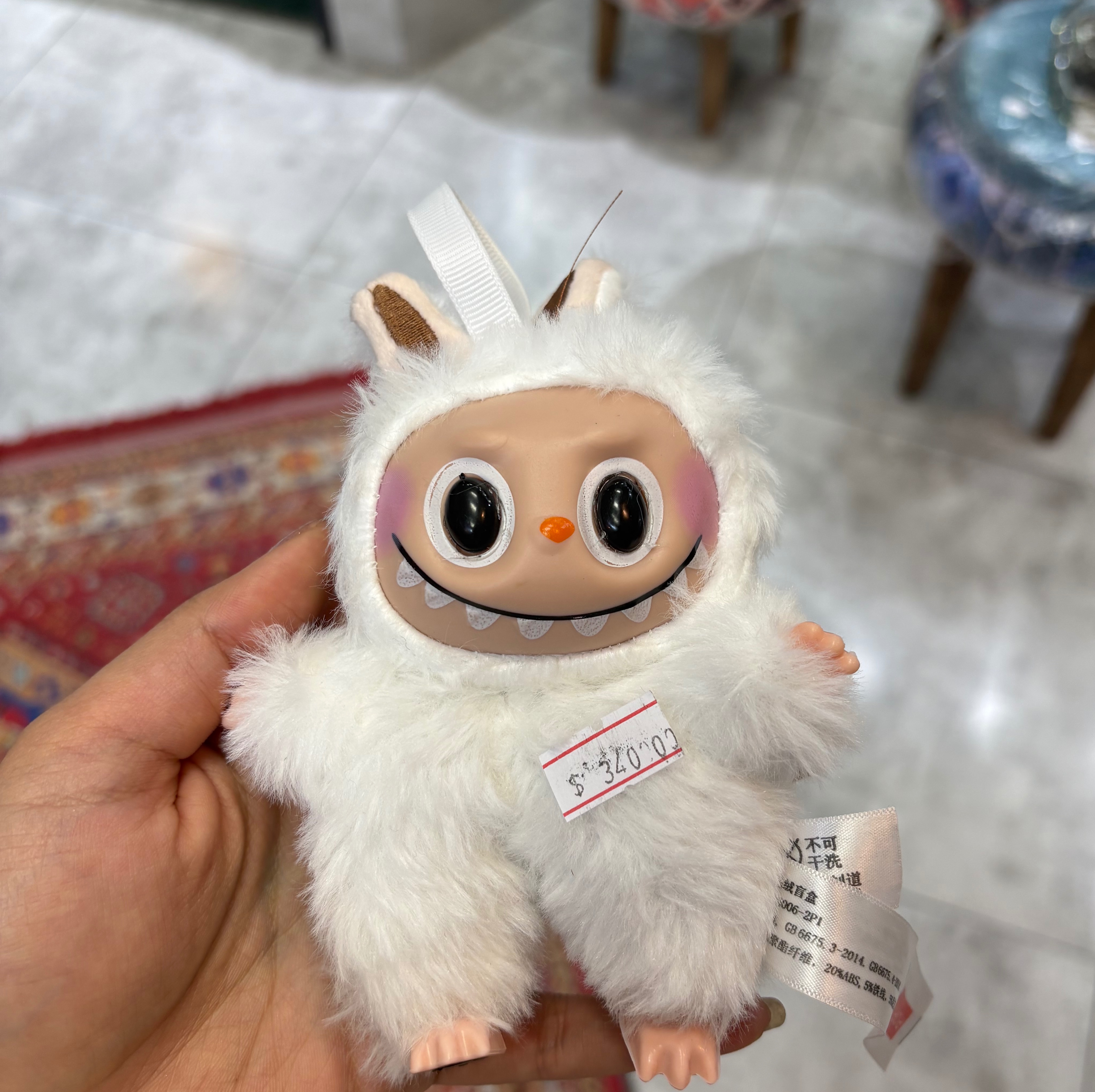 عروسک لبوبو سفید