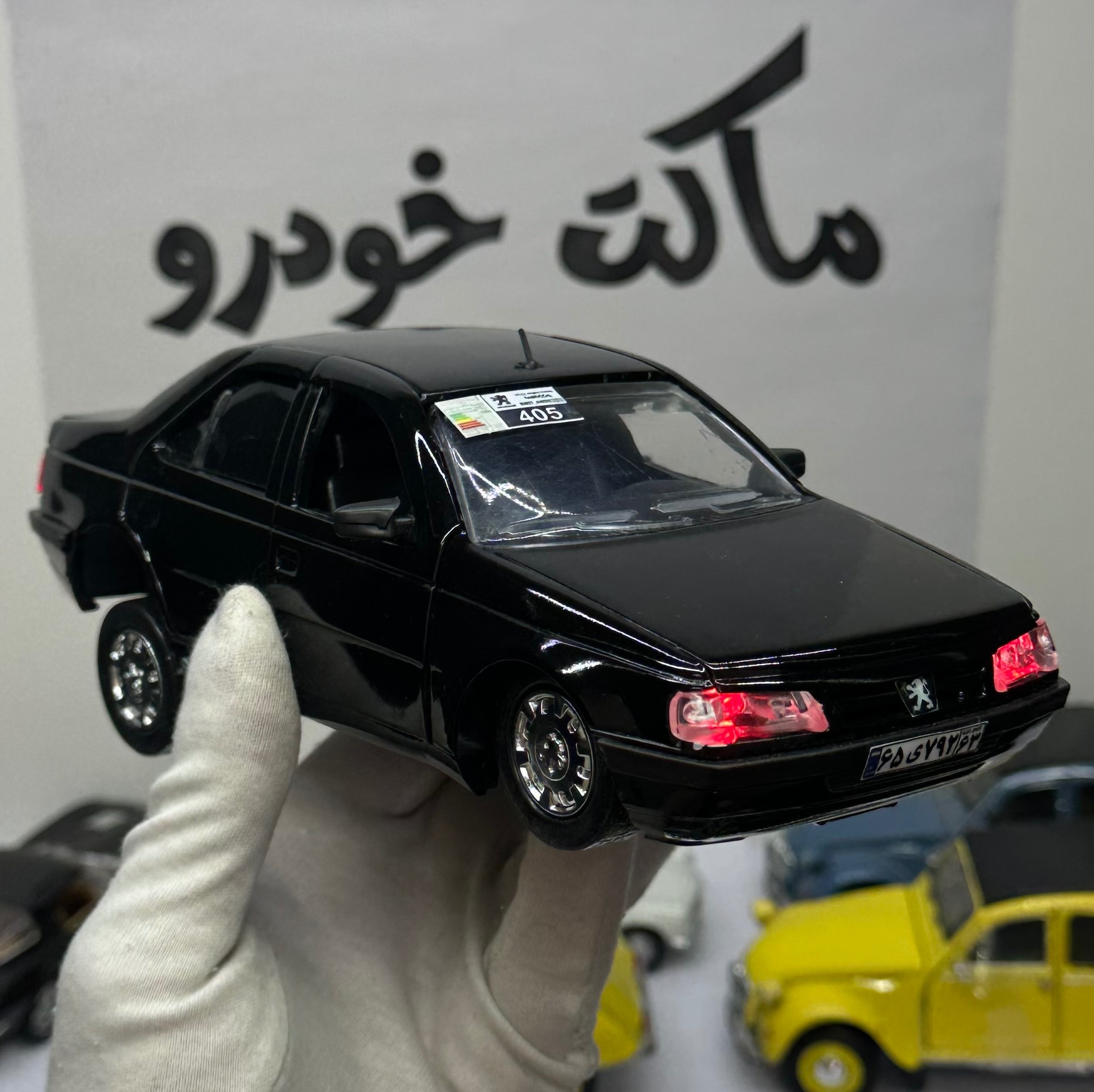 ماکت پژو 405 مشکی آبنوس چراغ قرمز 