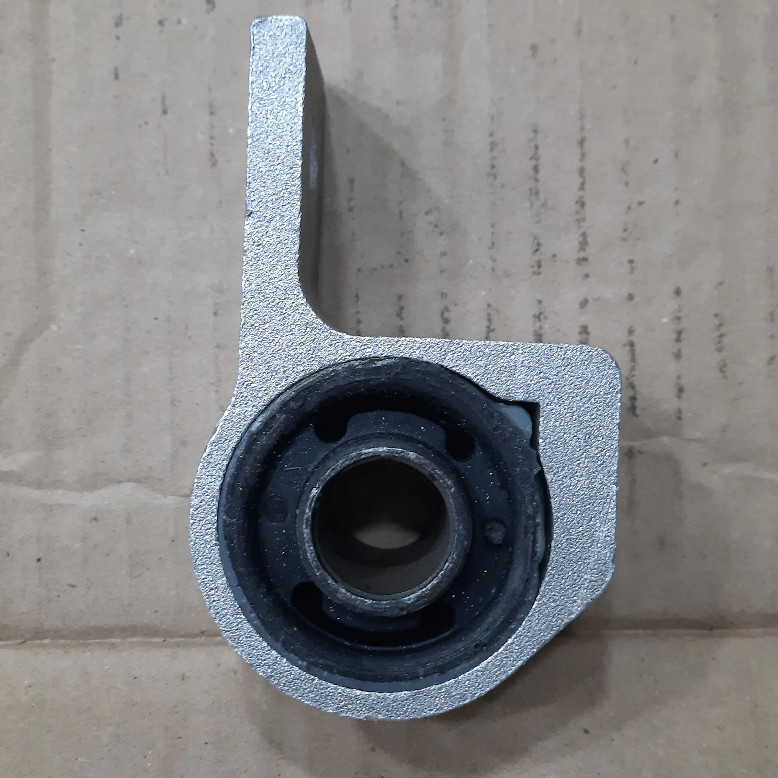 بوش طبق بزرگ (جناقی) لیفان 520