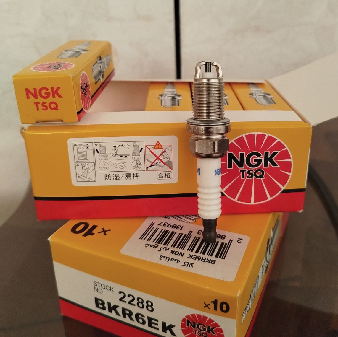 شمع دو پلاتین ان جی کا NGK کد 2288 مناسب خودروهای دوگانه سوز