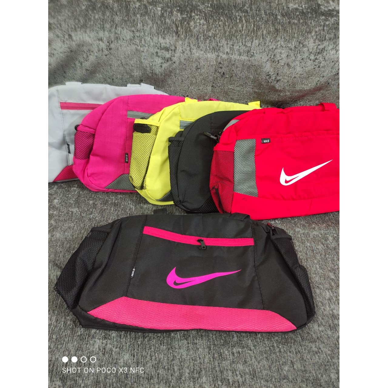 کیف باشگاهی پارچه ای قیمت مناسب نایک
