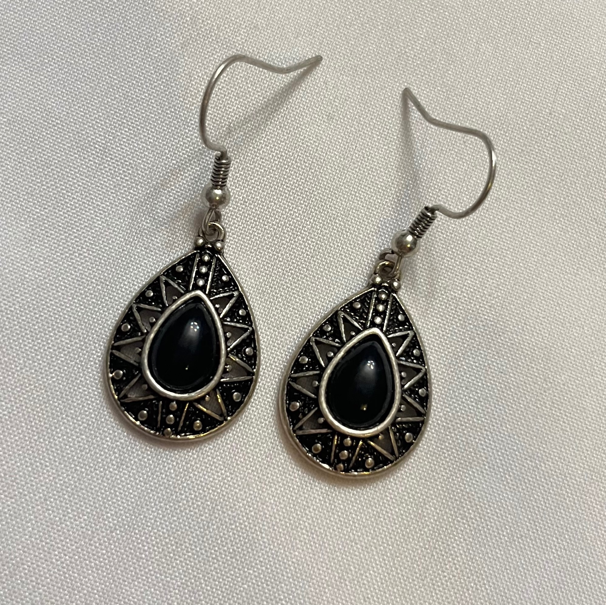 گوشواره مشکی وارداتی 