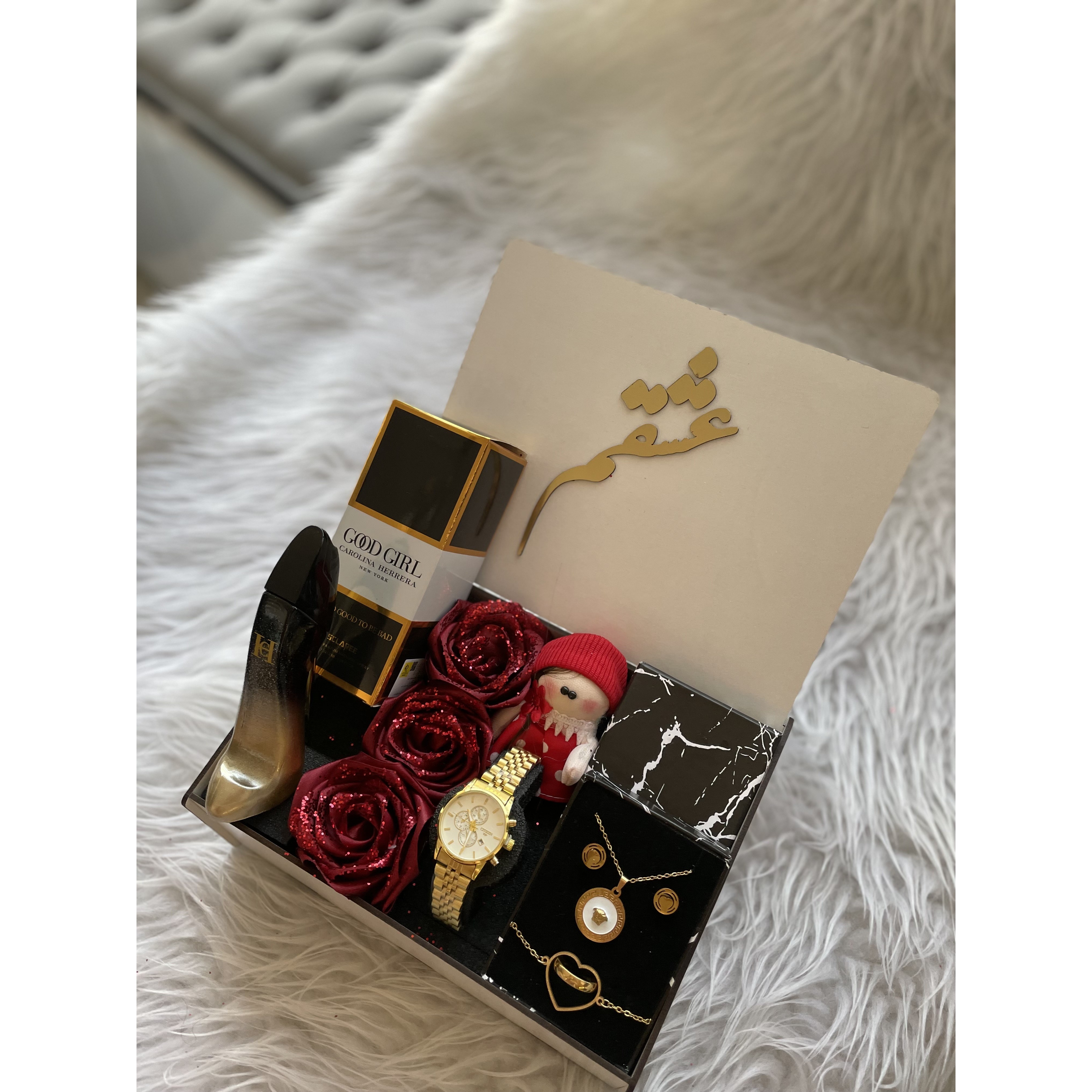 (ارسال رایگان)باکس چوبی هدیه زنانه شیک پک کادویی زنانه اسپرت و مجلسی مناسب روز زن ساعت،ادکلن و