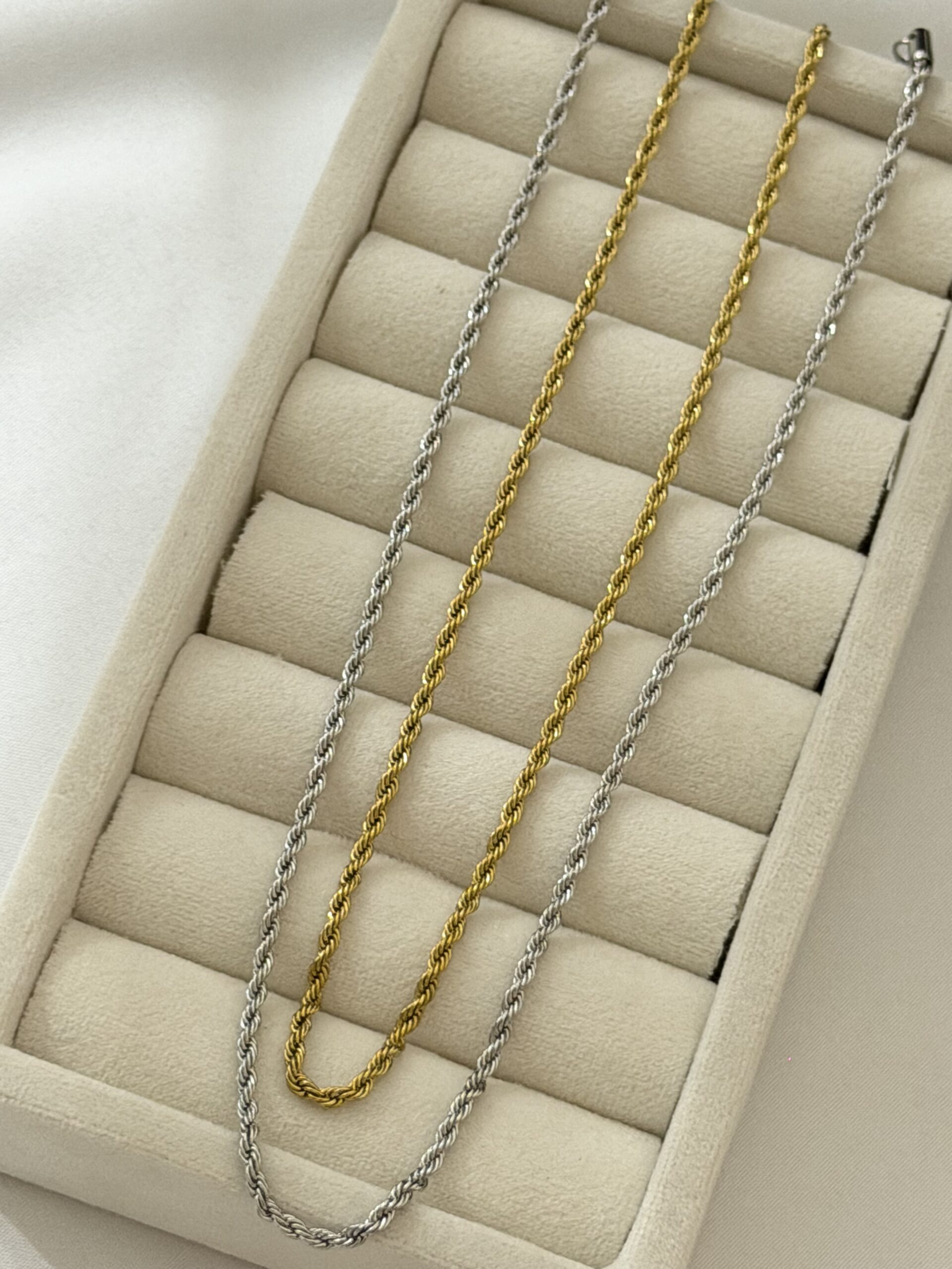 گردنبند طنابی