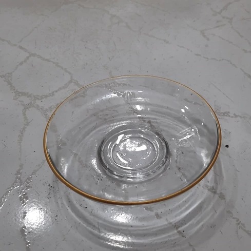 نعلبکی ساده بلینک مکس لب طلایی
