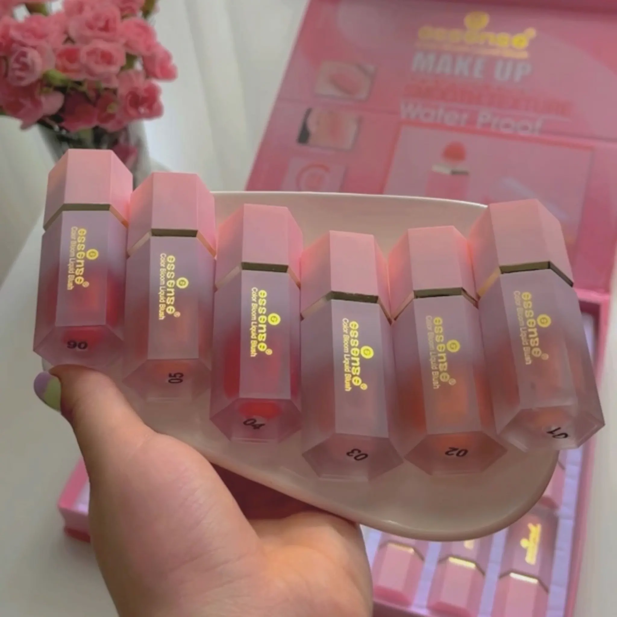رژگونه پددار essence 
