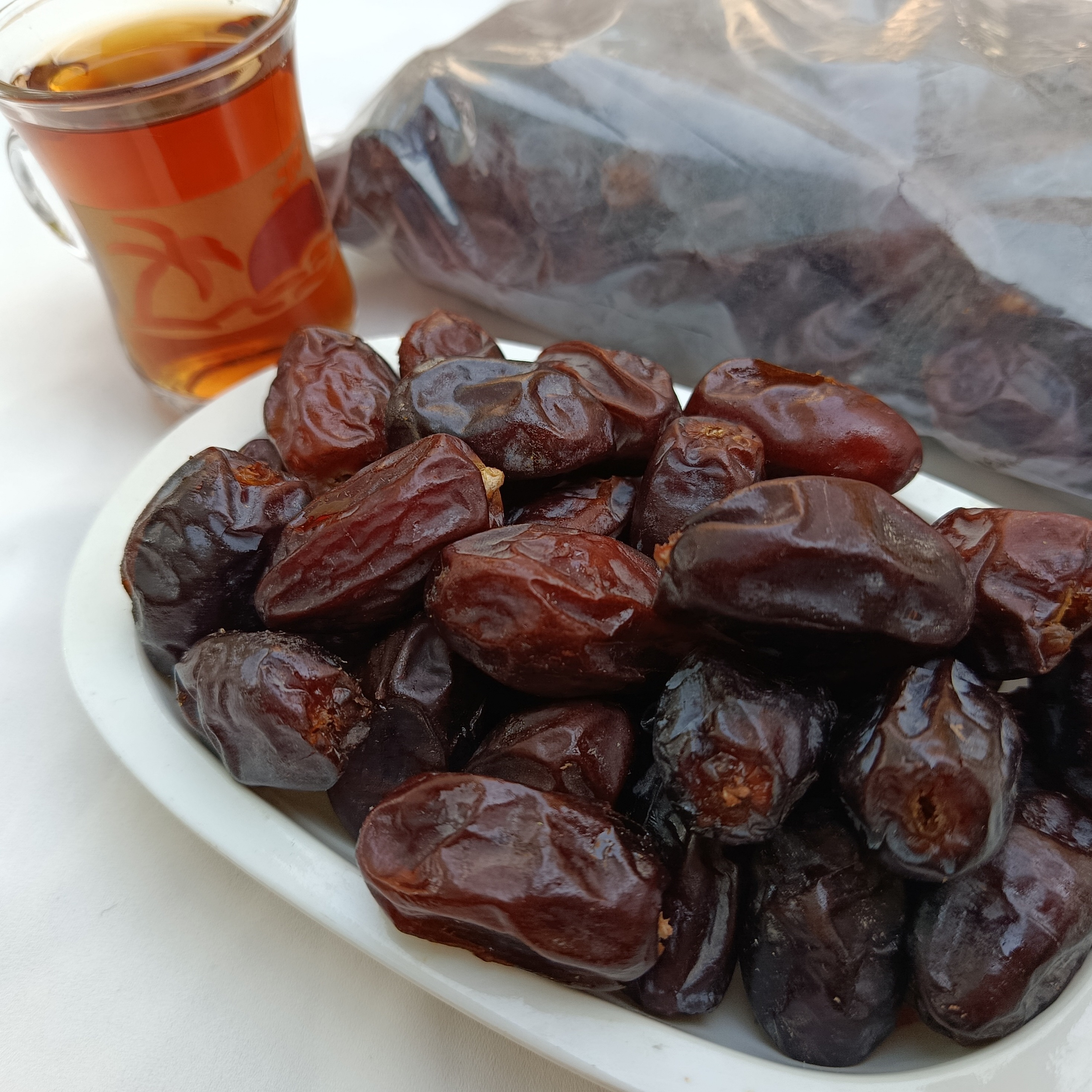 خرما خنیزی6کیلویی برداشت 405 لوکس آجیلی درجه 1امسالی ارسال رایگان 