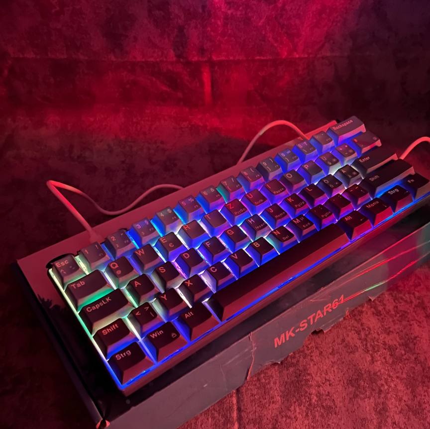 کیبورد مکانیکال MageGee STAR61 گیمینگ 60 درصد RGB