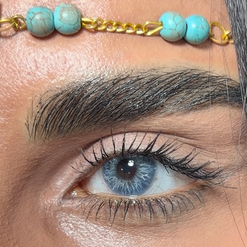 لنز آبی رگه دار 