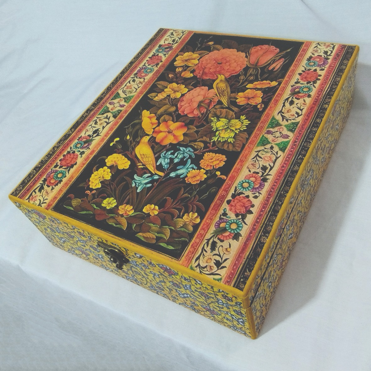 جعبه کادویی طرح گل و مرغ