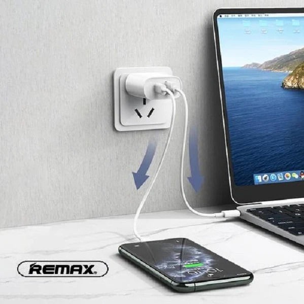 شارژر دیواری ریمکس مدل RP-U35 به همراه کابل تبدیل microUSB کد 9798