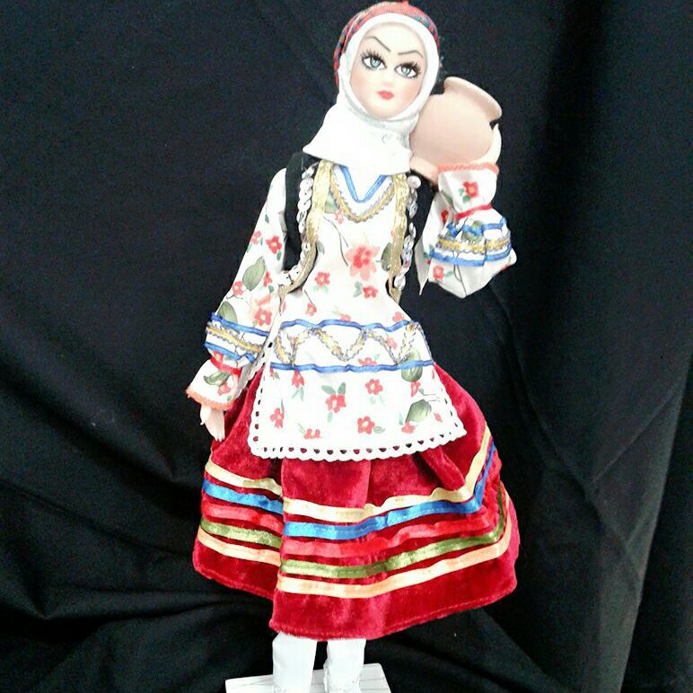 مجسمه خانوم کرمانج