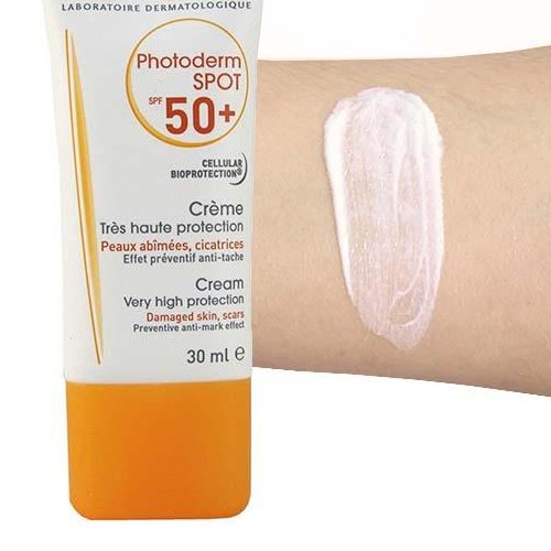 کرم ضد آفتاب بیودرما SPF50 (بی رنگ، پوست خشک، ضد لک و چروک)